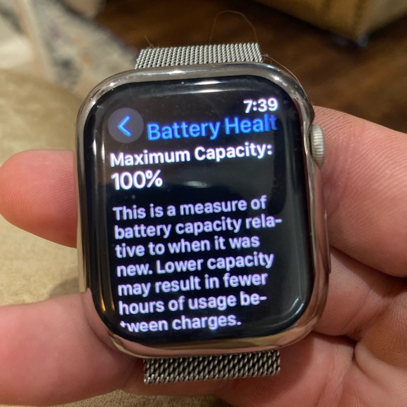 Apple Watch Series 8 (45mm, GPS) + EXTRAS - Picture 6 of 6